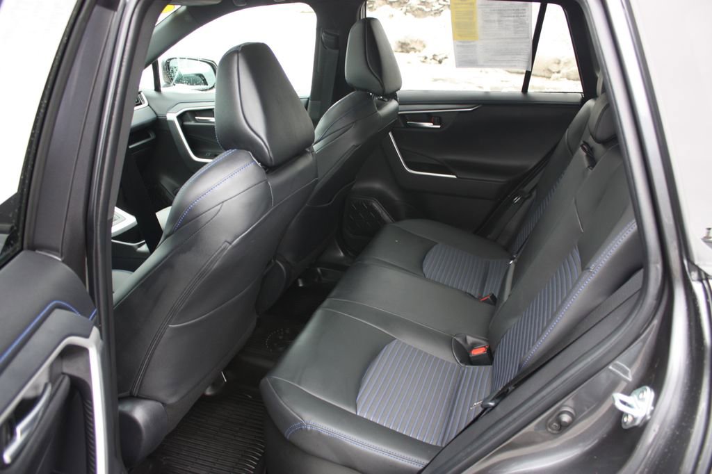 Used 2025 Toyota RAV4 XSE w/ Weather Package AWD/4WD image 11
