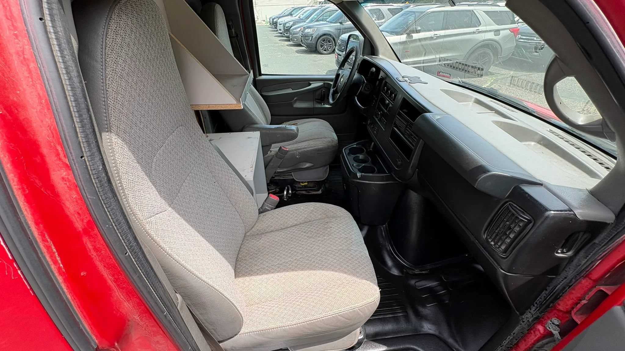 Used 2011 Chevrolet Express 2500 RWD image 27