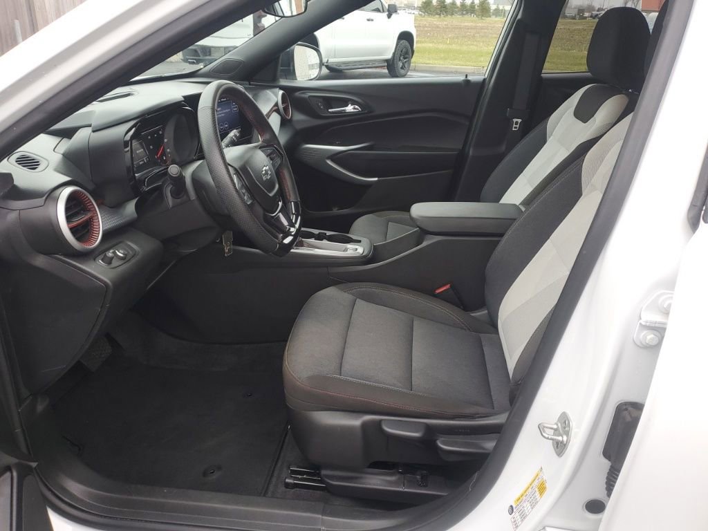Used 2024 Chevrolet Trax RS image 14