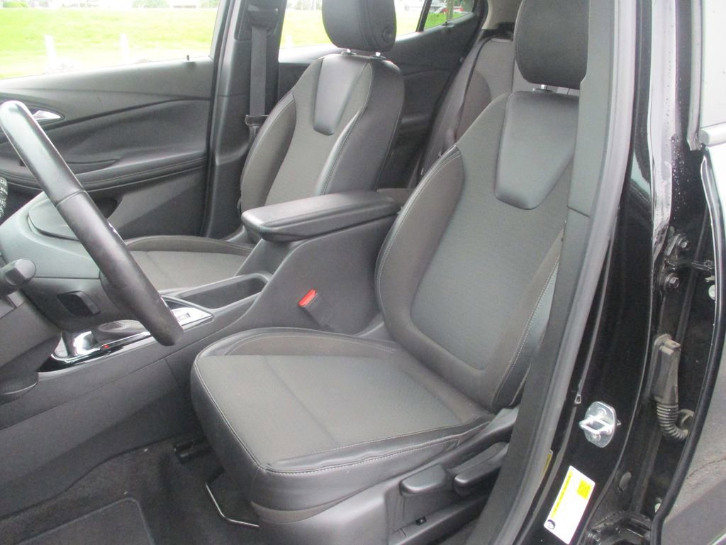 Certified 2021 Buick Encore GX Preferred w/ Sport Touring Package FWD image 17