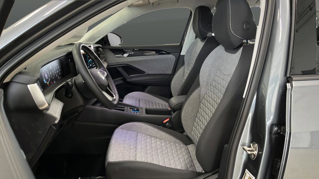 New 2026 Volkswagen Tiguan S AWD/4WD image 9