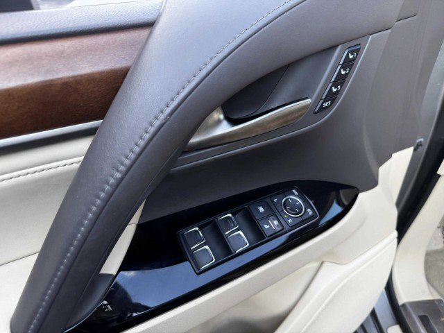 Used 2019 Lexus LX 570 4WD image 47