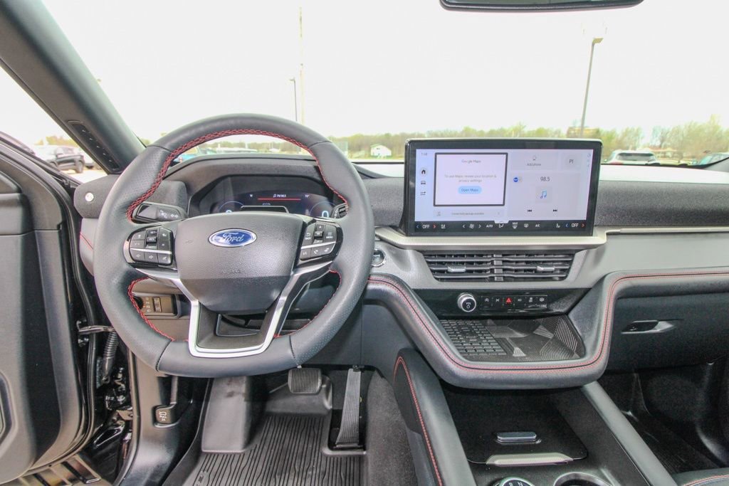 Used 2025 Ford Explorer ST-Line w/ Premium Package image 31