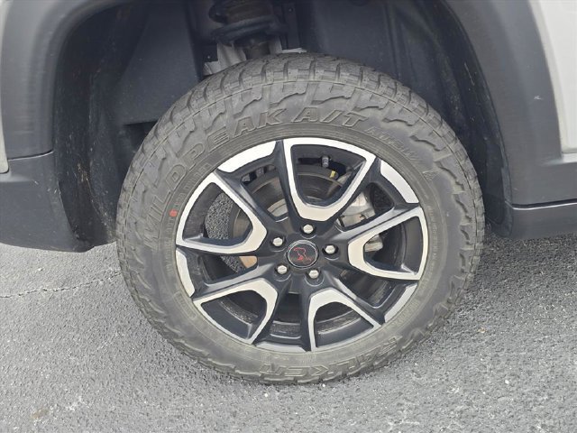 Used 2025 Jeep Compass Trailhawk AWD/4WD image 17
