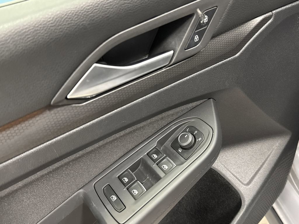 Used 2022 Volkswagen GTI SE image 28