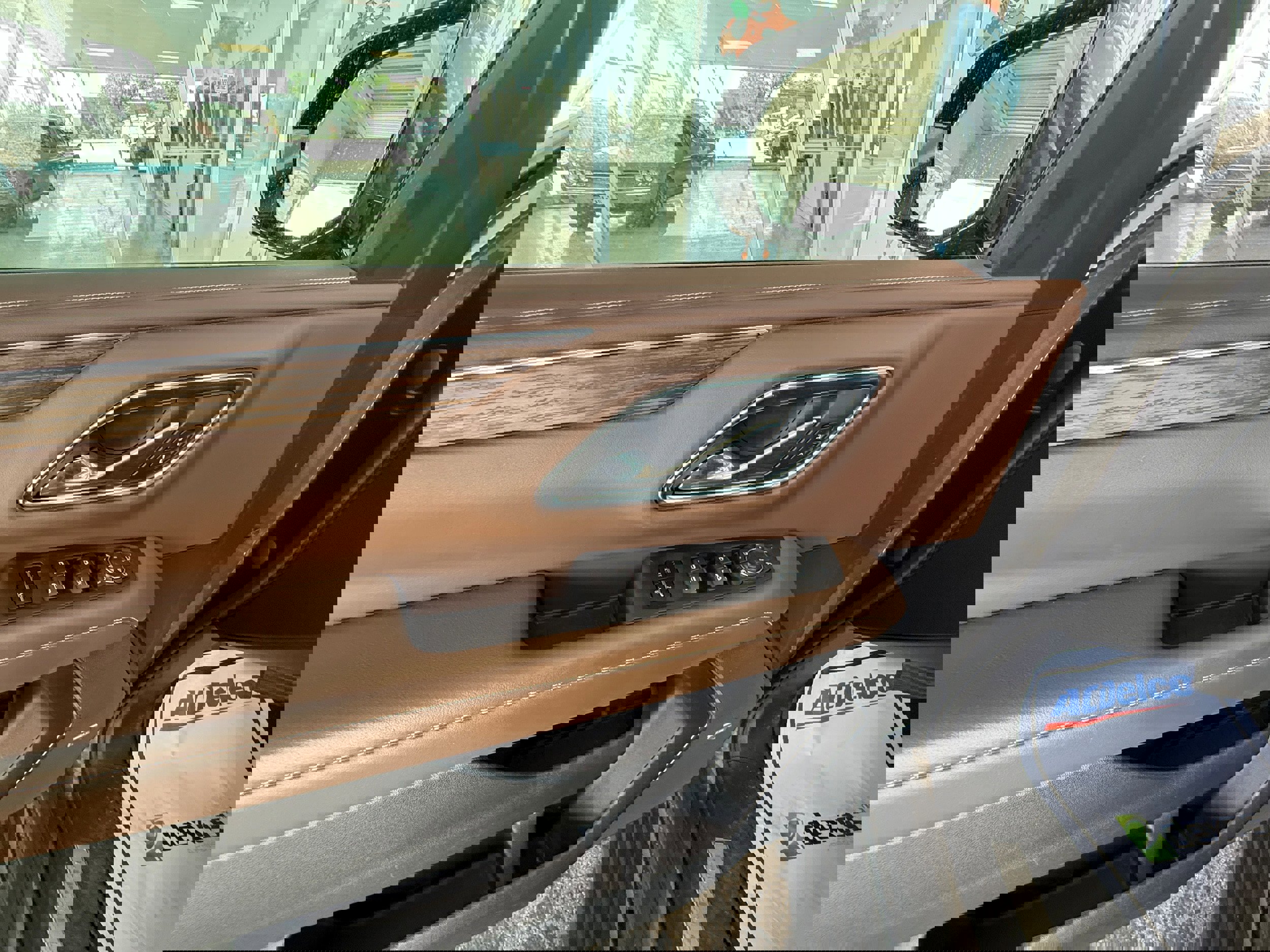 Used 2021 Chevrolet Tahoe High Country w/ Premium Package image 25