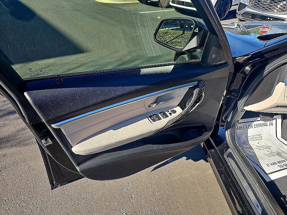 Used 2018 BMW 330i xDrive Sedan image 11