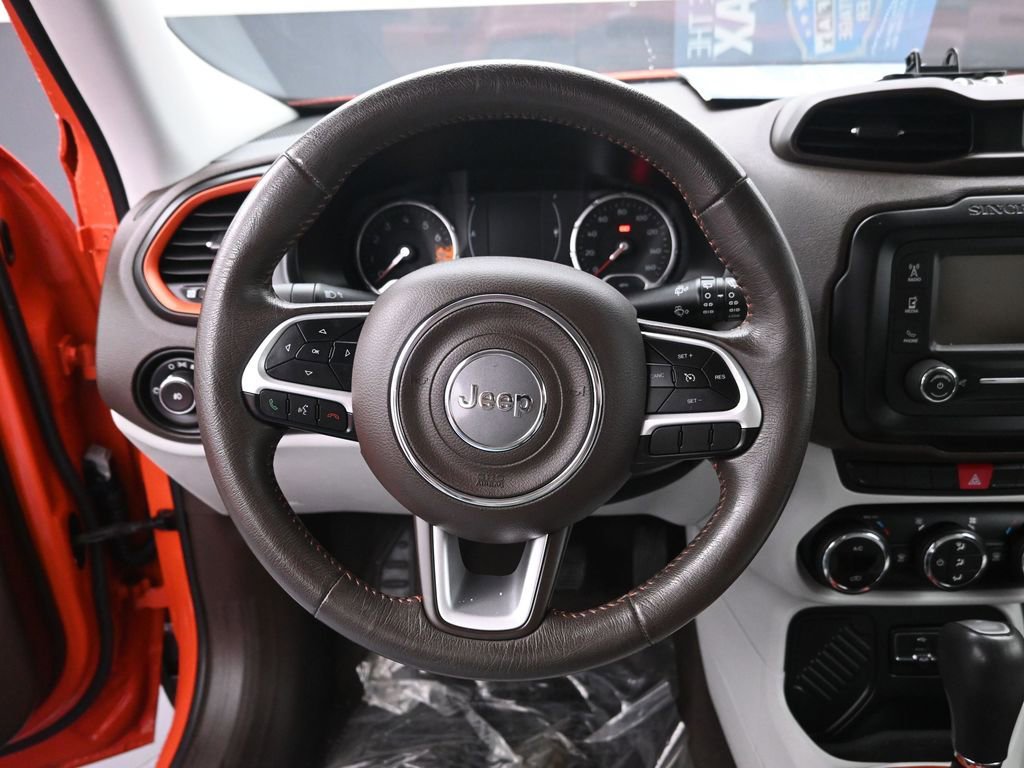 Used 2015 Jeep Renegade Latitude w/ Popular Equipment Group FWD image 18