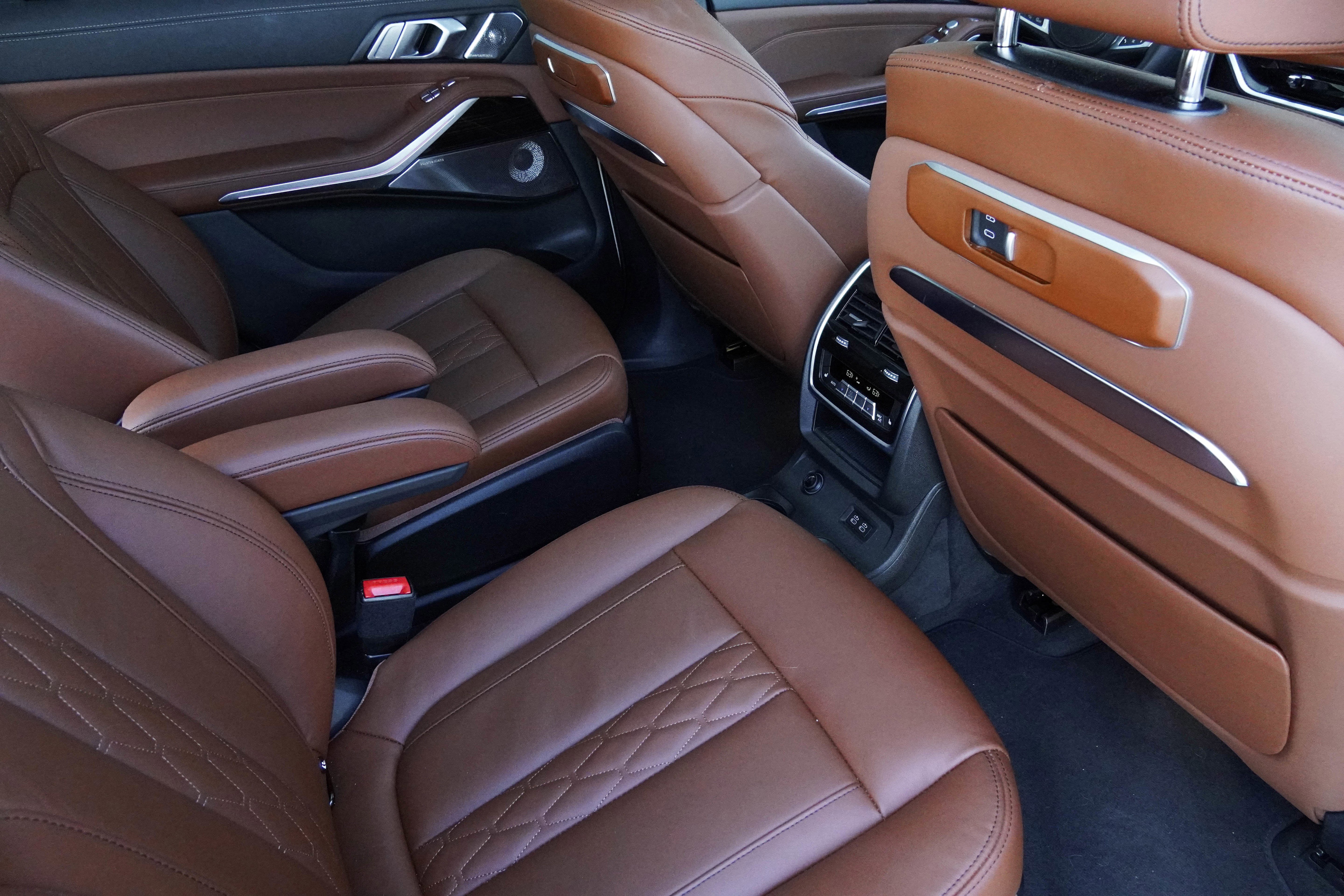 Certified 2024 BMW X7 M60i w/ Executive Package image 36