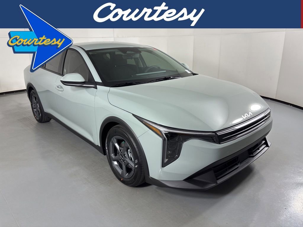 New 2026 Kia K4 LXS image 1