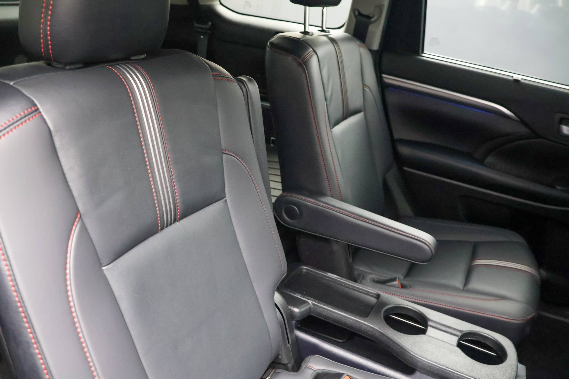 Used 2019 Toyota Highlander SE AWD/4WD image 31