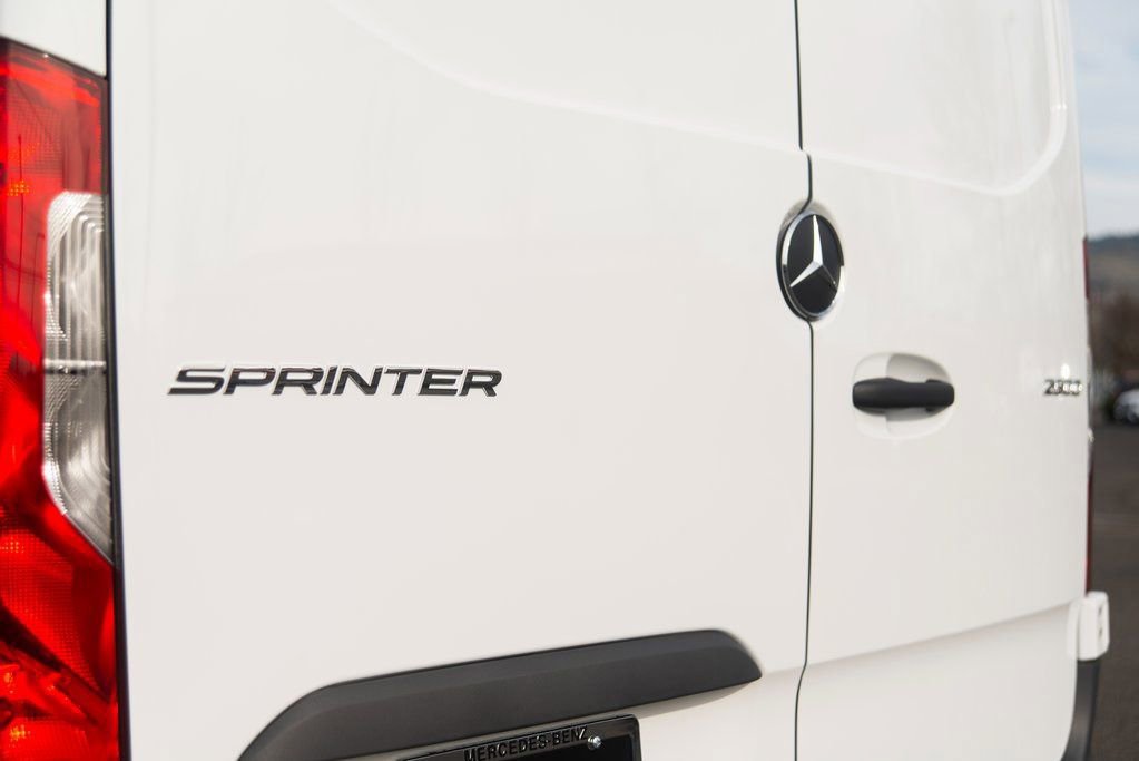 Used 2025 Mercedes-Benz Sprinter 2500 image 16