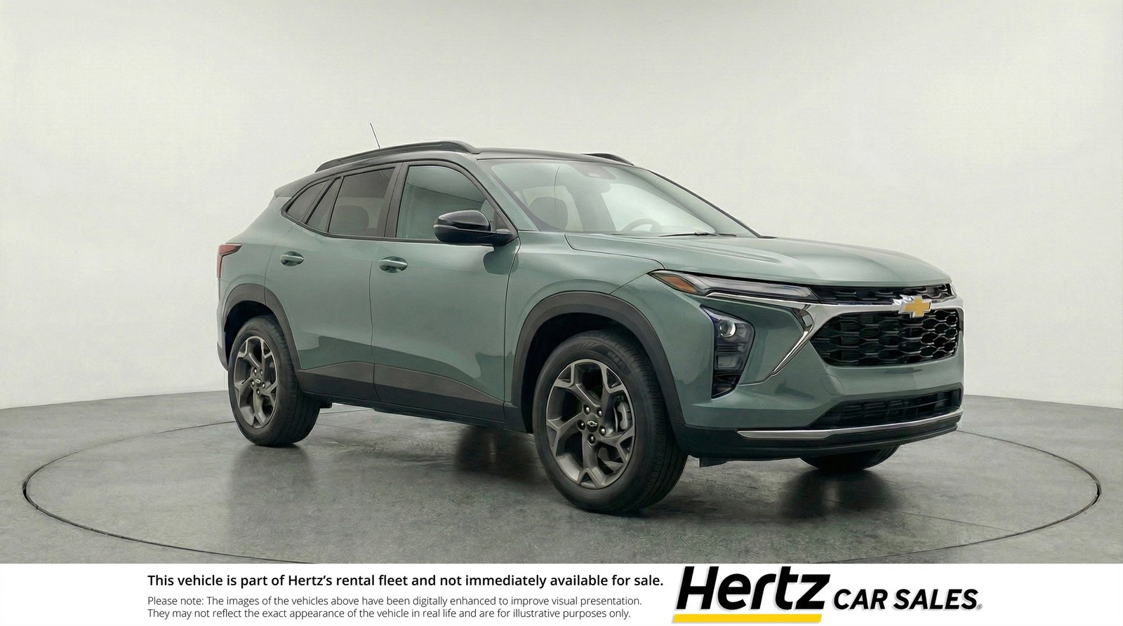 Used 2025 Chevrolet Trax LT FWD image 1