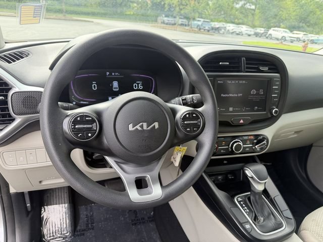 Certified 2023 Kia Soul LX w/ Option Group 015 FWD image 17