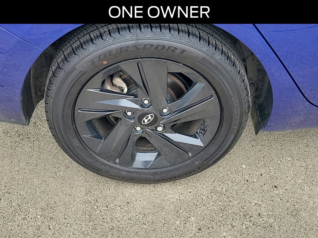 Used 2023 Hyundai Elantra SEL FWD image 5