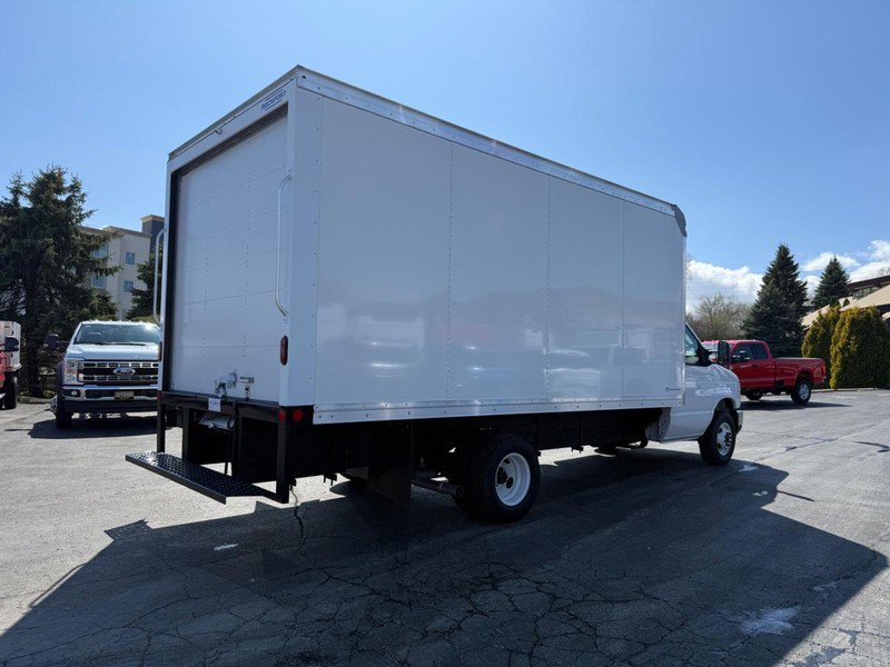 New 2027 Ford E-350 and Econoline 350 Super Duty w/ Interior Upgrade Package image 3
