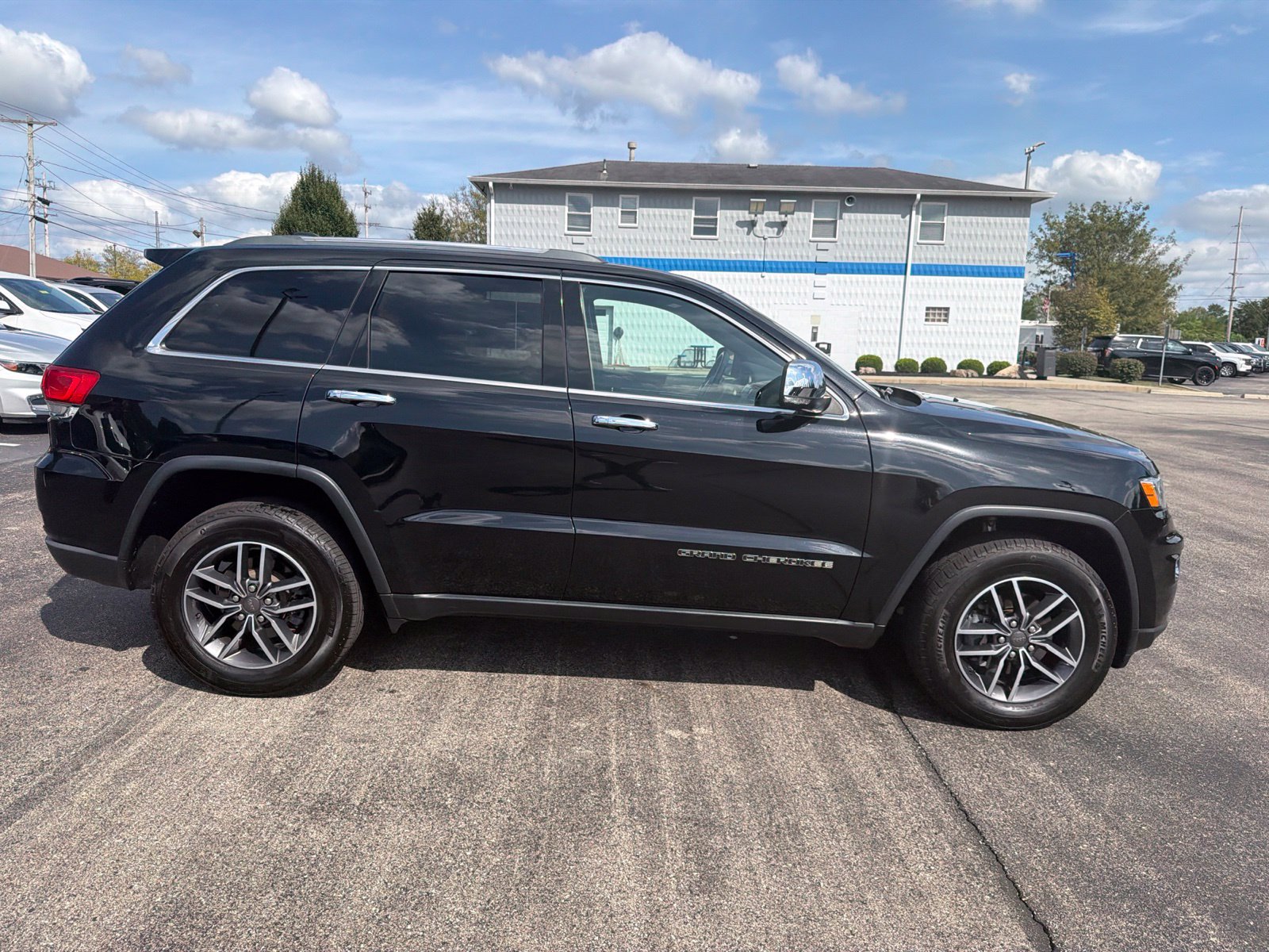 Used 2019 Jeep Grand Cherokee Limited AWD/4WD image 6