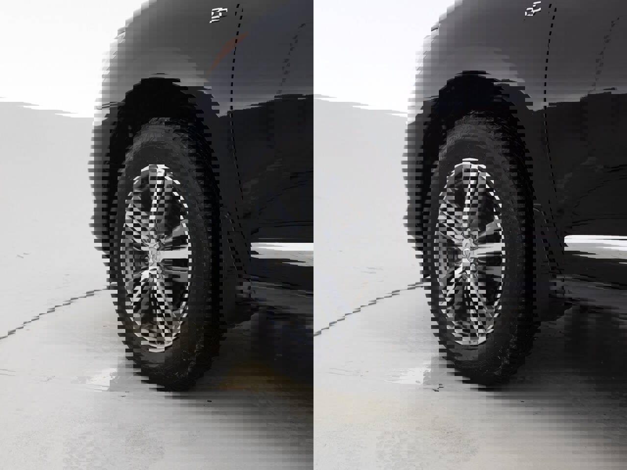 Used 2019 INFINITI QX60 Luxe w/ Essential Package image 17