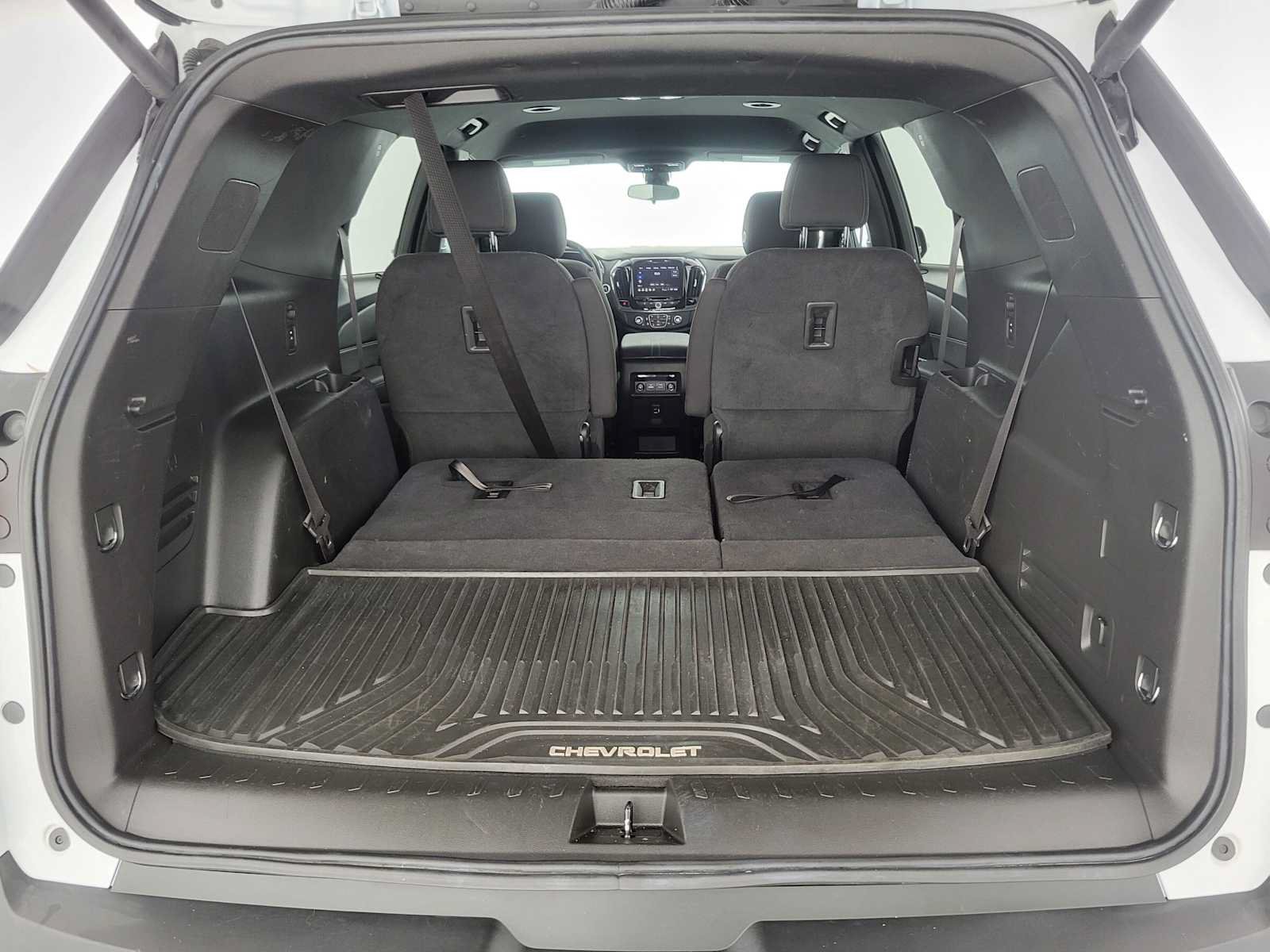 Used 2023 Chevrolet Traverse LT FWD image 16