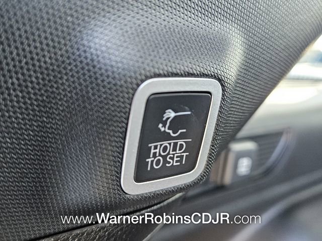 New 2025 Jeep Grand Cherokee Limited w/ Luxury Tech Group II image 13