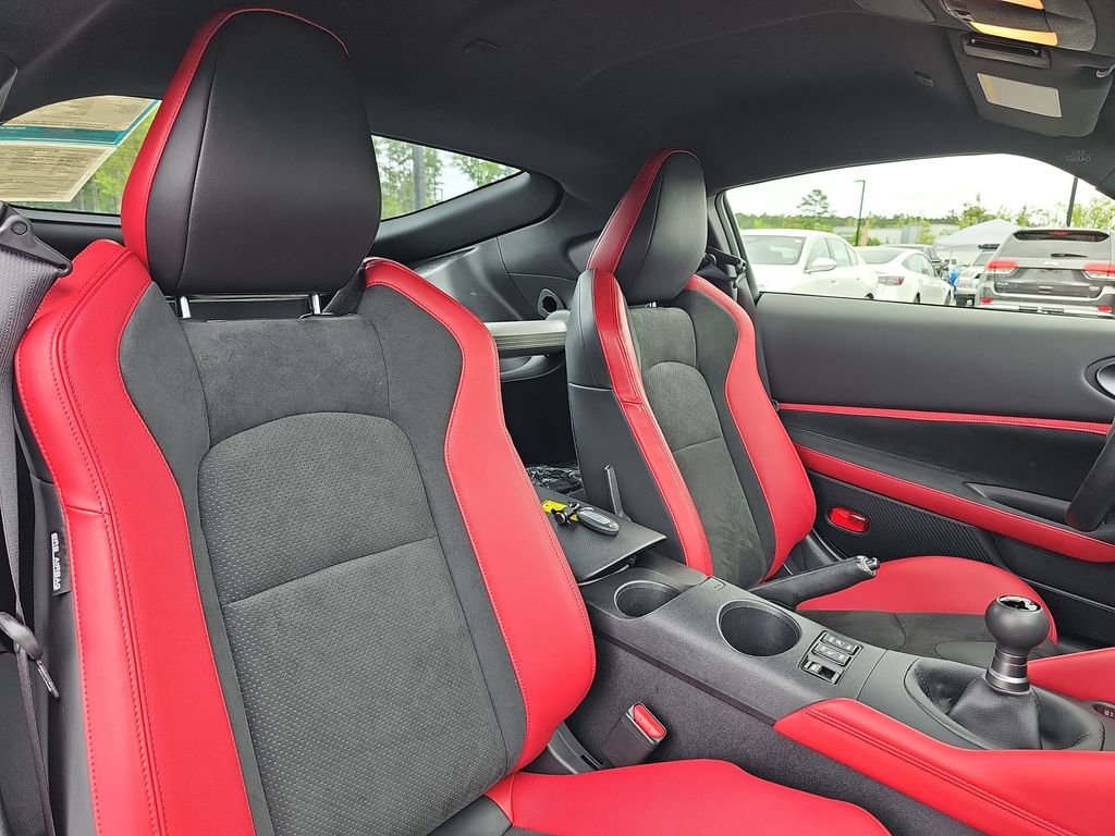 Used 2025 Nissan Z Performance w/ Floor Mat Package RWD image 13