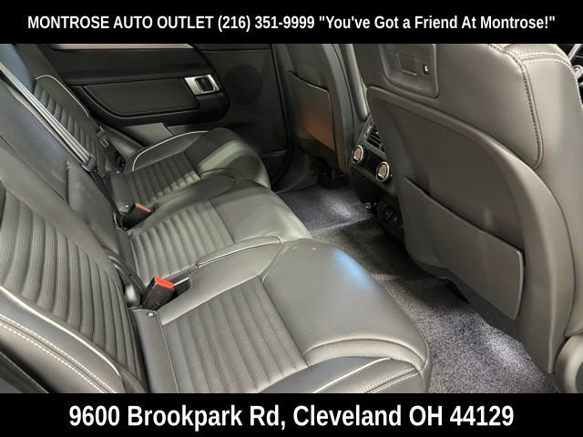 New 2024 Land Rover Discovery Dynamic SE image 32