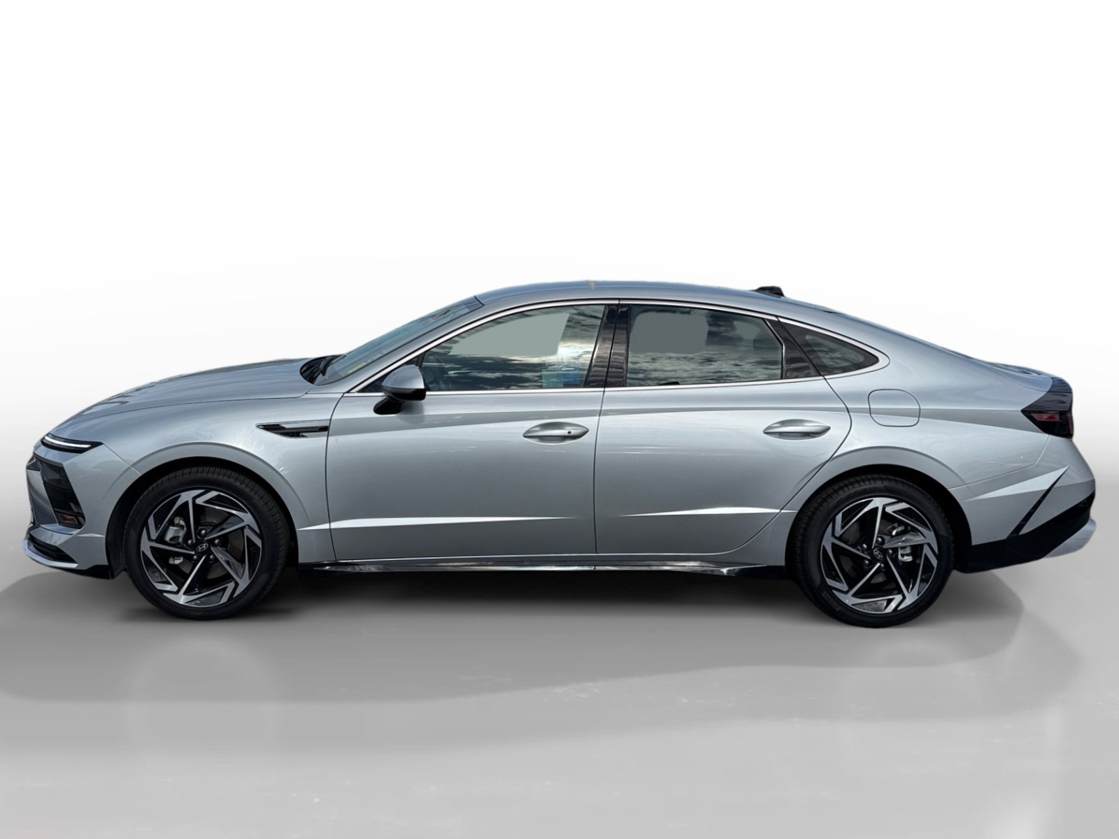 Certified 2026 Hyundai Sonata SEL FWD image 2