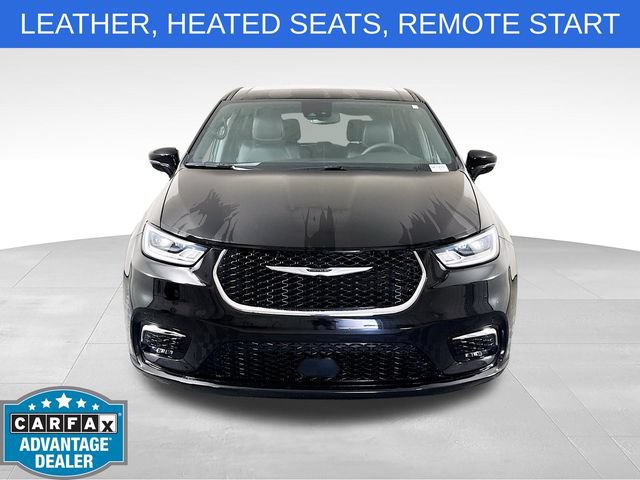 Used 2025 Chrysler Pacifica Select FWD image 2