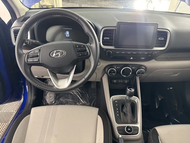 Used 2025 Hyundai Venue SEL image 33