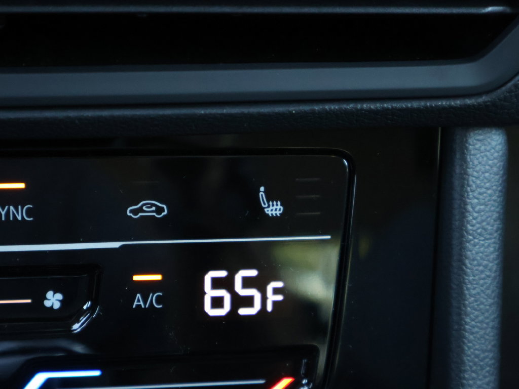 Used 2026 Volkswagen Jetta SE FWD image 20