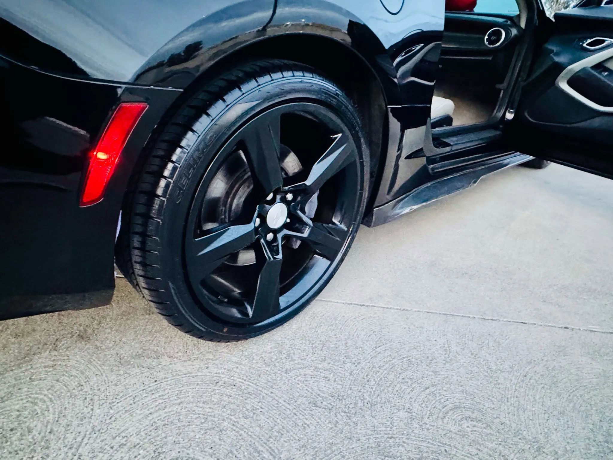 Used 2017 Chevrolet Camaro SS image 27