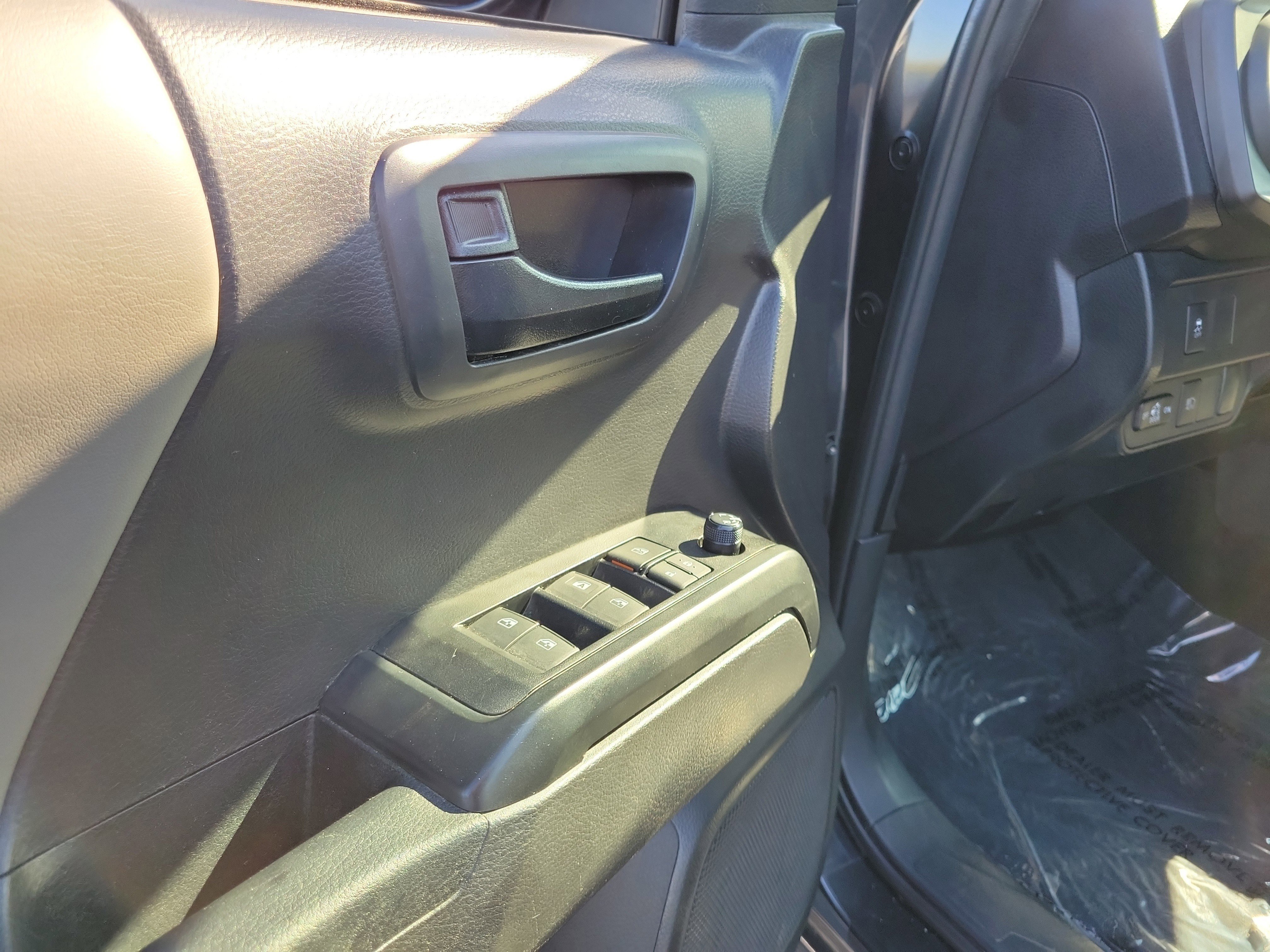 Used 2023 Toyota Tacoma SR AWD/4WD image 18