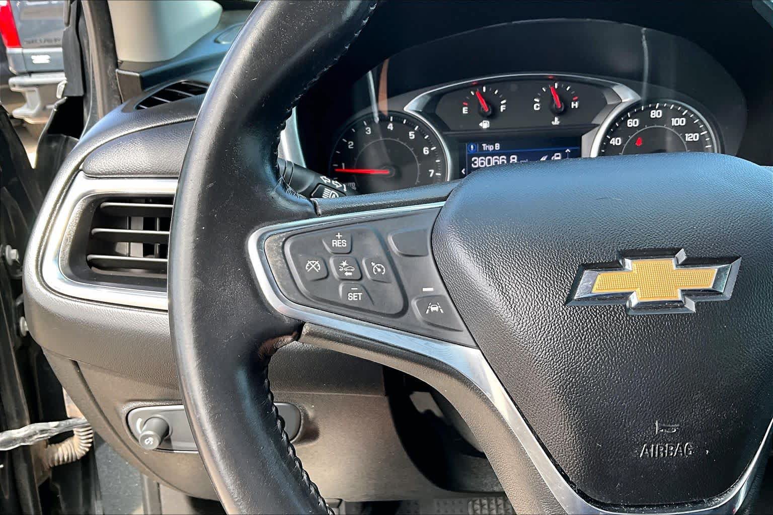 Used 2020 Chevrolet Equinox LT FWD image 23