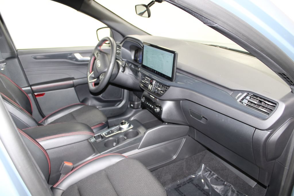 Used 2025 Ford Escape ST-Line w/ Tech Pack #1 FWD image 28