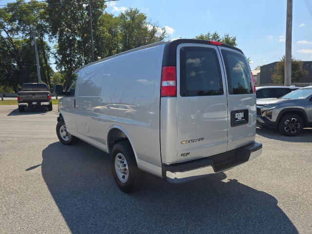New 2025 Chevrolet Express 3500 w/ Driver Convenience Package image 8
