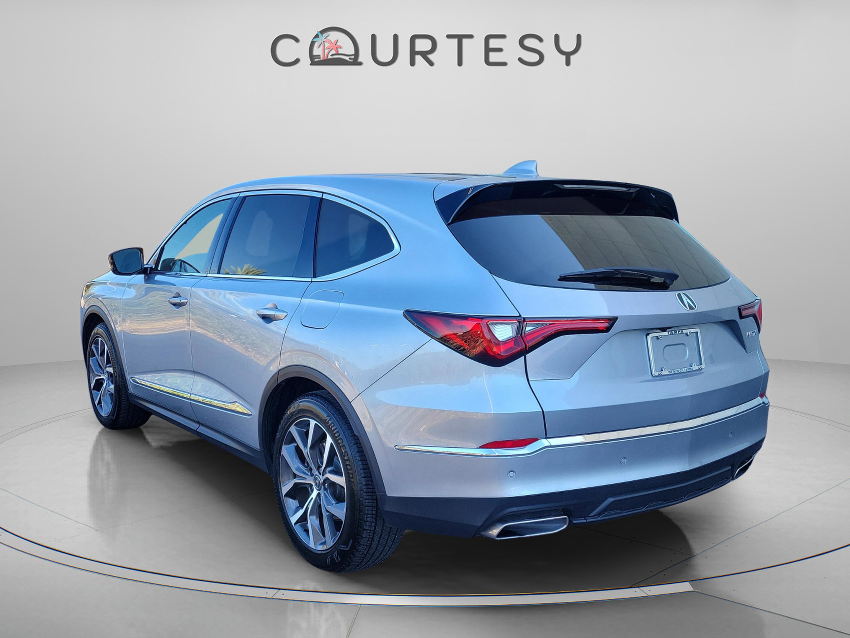 Used 2023 Acura MDX FWD w/ Technology Package image 3