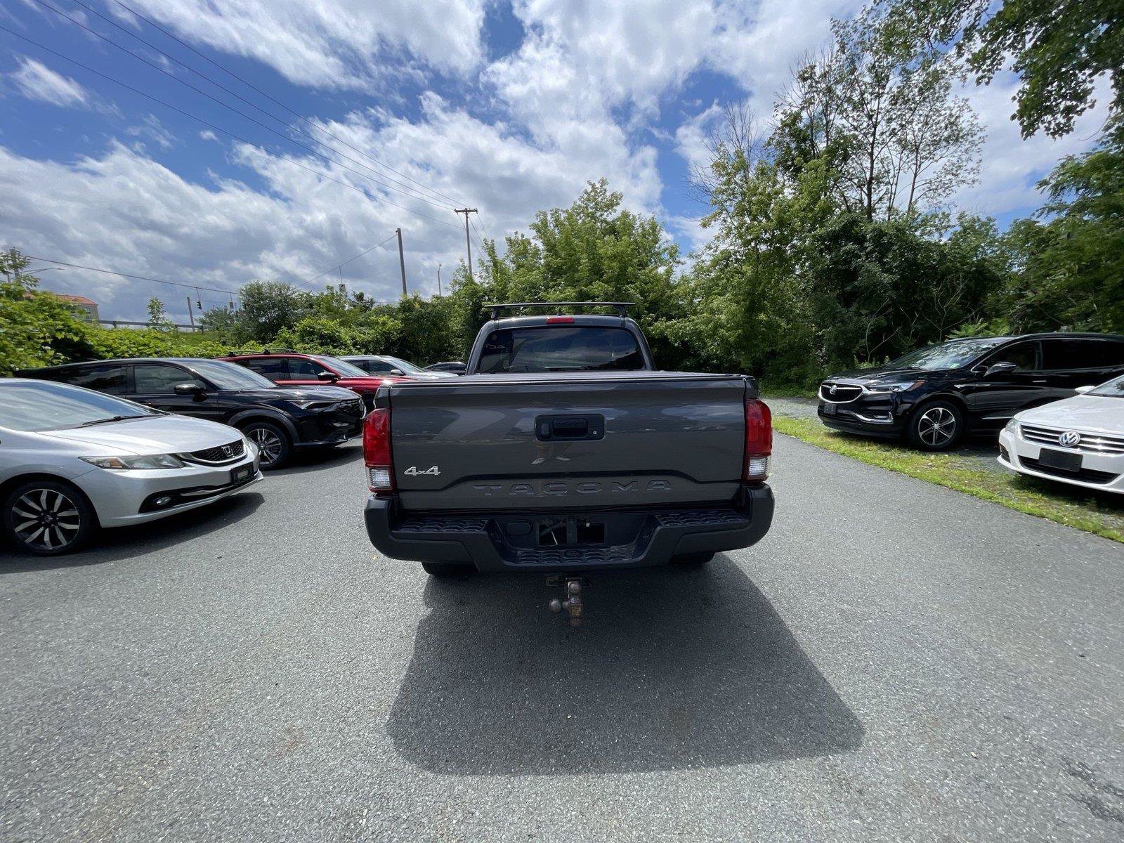 Used 2021 Toyota Tacoma SR AWD/4WD image 28