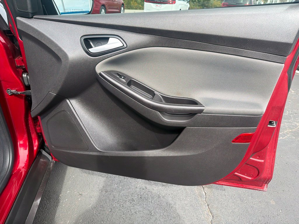 Used 2014 Ford Focus SE FWD image 34