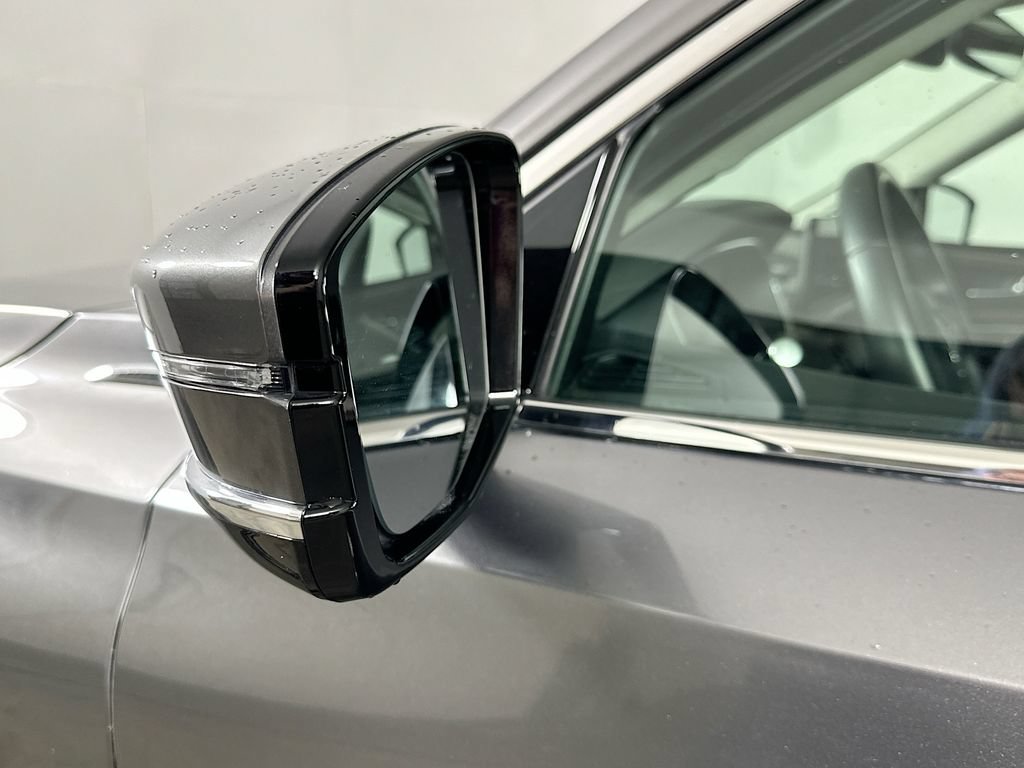 Used 2025 Acura MDX FWD w/ Technology Package image 40