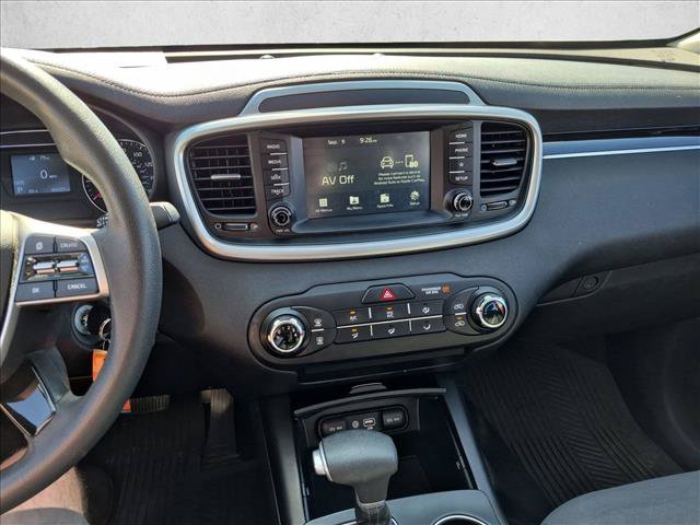 Used 2020 Kia Sorento LX FWD image 11