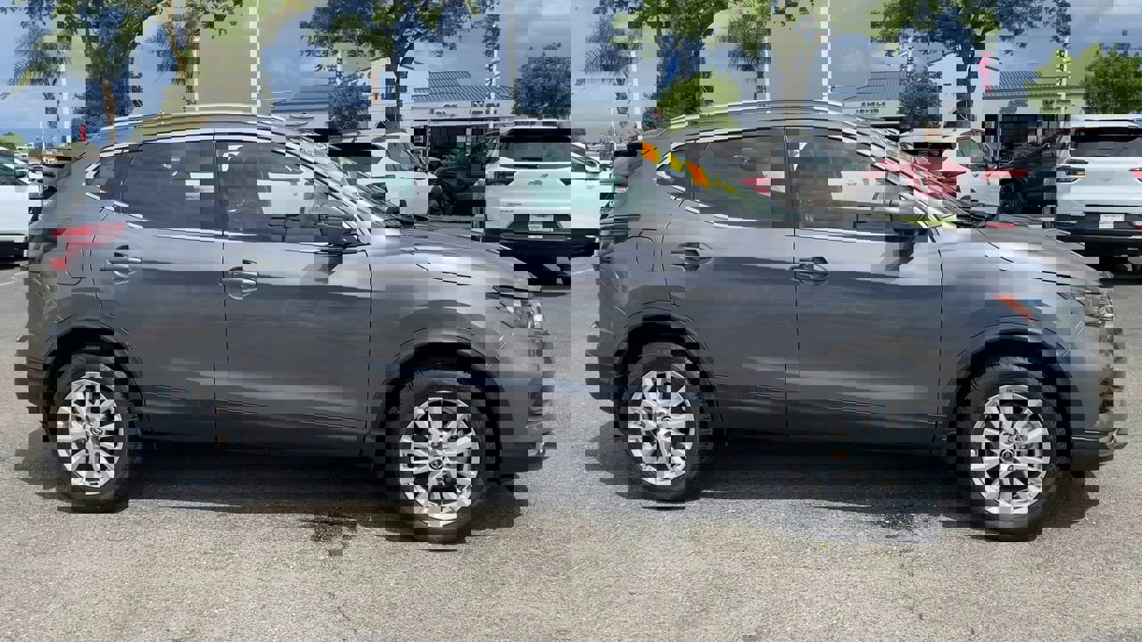 Used 2022 Nissan Rogue Sport SV w/ Technology Package AWD/4WD image 8