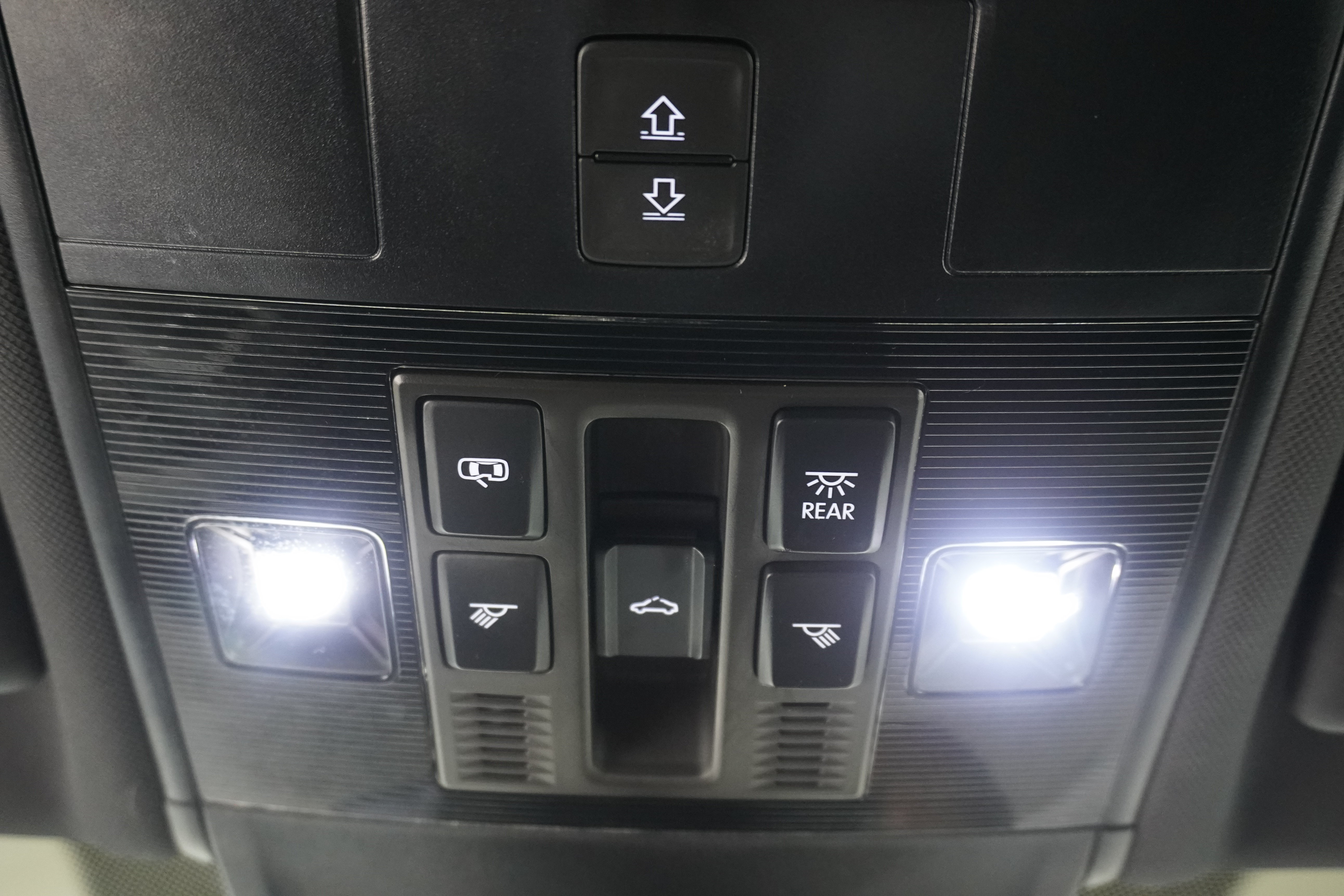 Used 2022 Volkswagen Tiguan SE R-Line AWD/4WD image 24