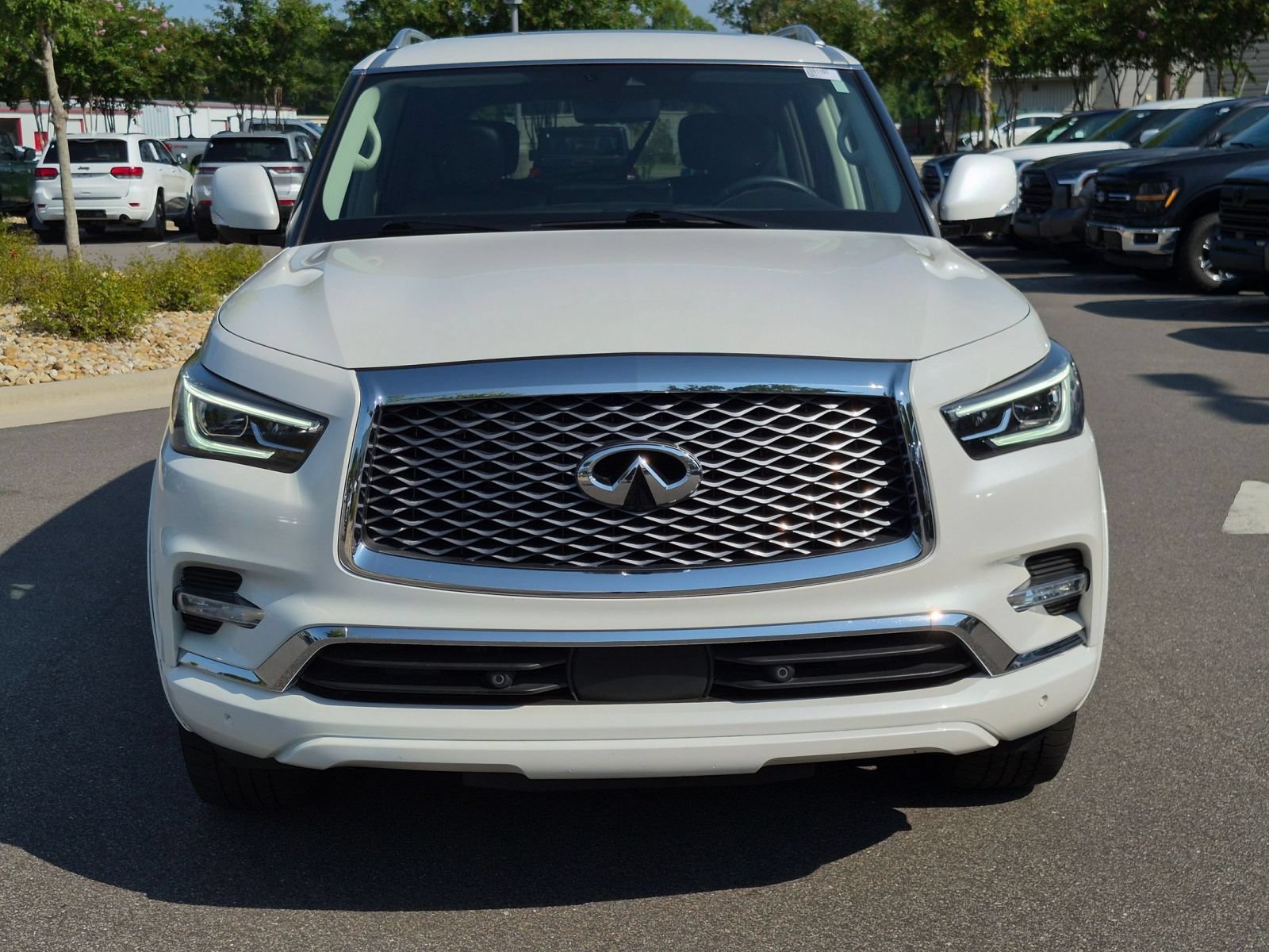 Used 2023 INFINITI QX80 Luxe w/ Cargo Package AWD/4WD image 8