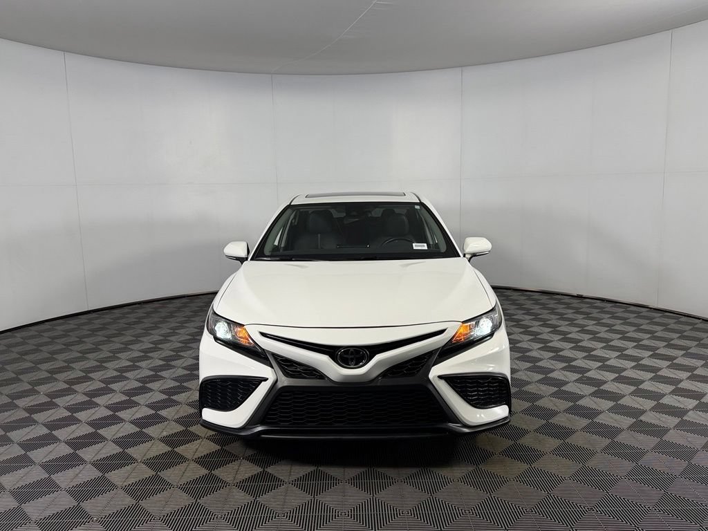 Used 2023 Toyota Camry SE w/ Convenience Package FWD image 5