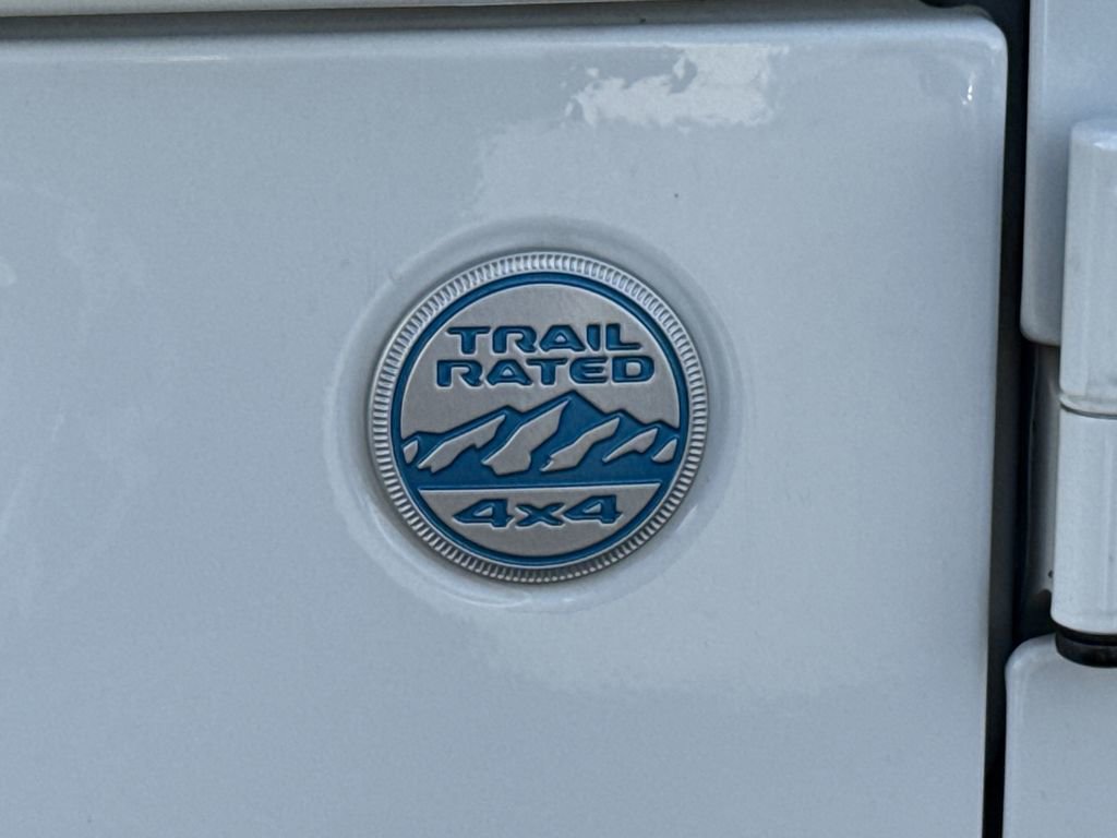 Used 2022 Jeep Wrangler Unlimited Sahara w/ Cold Weather Group image 8