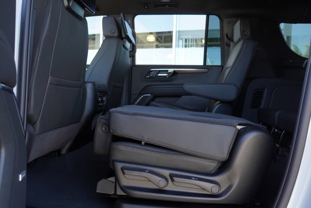 New 2026 Chevrolet Suburban High Country AWD/4WD image 30