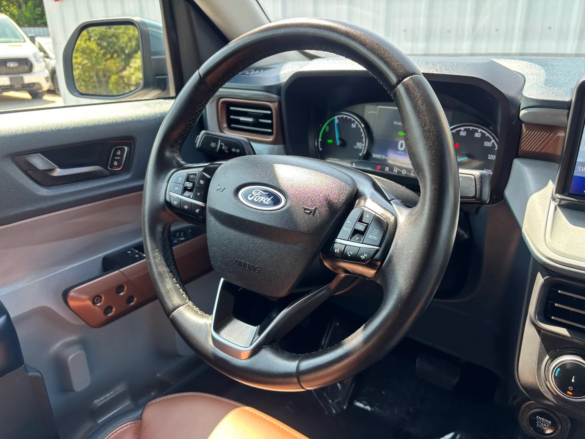 Used 2023 Ford Maverick Lariat w/ Lariat Luxury Package FWD image 13
