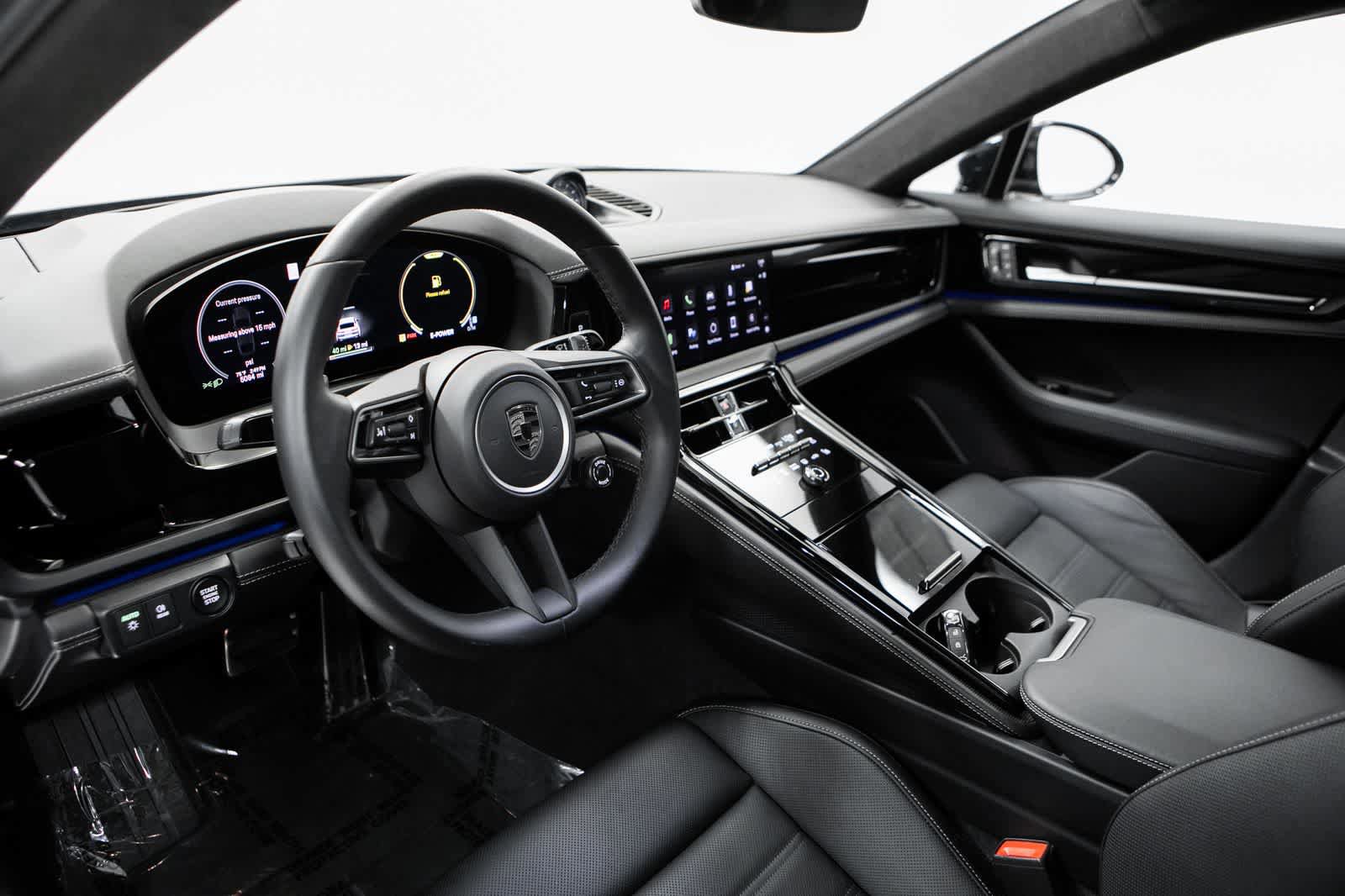 Certified 2025 Porsche Panamera Turbo AWD/4WD image 4