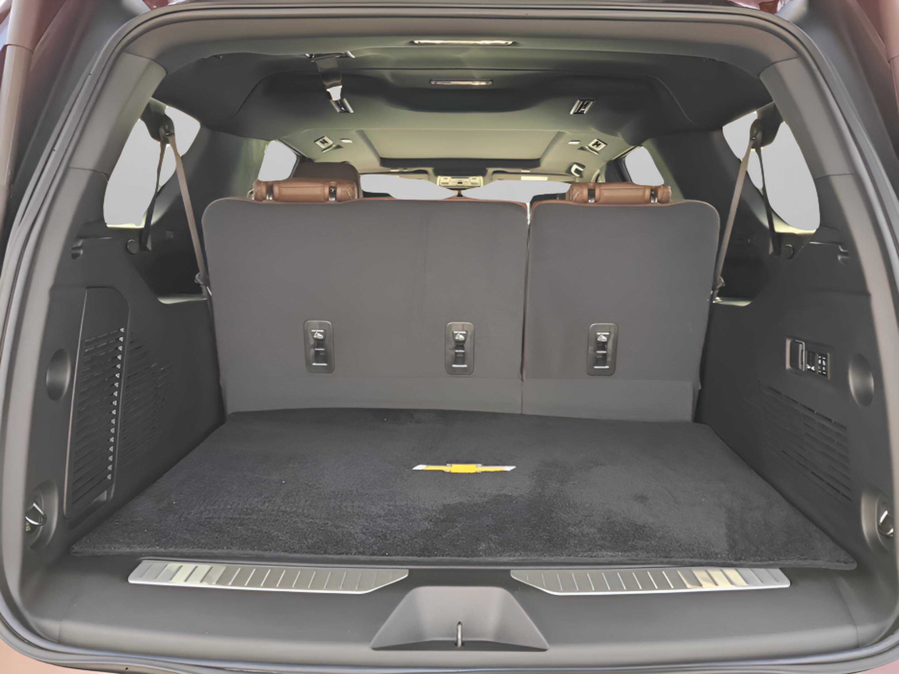 Used 2023 Chevrolet Suburban High Country image 10