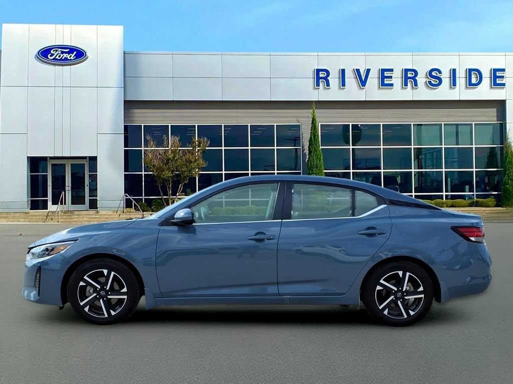 Used 2025 Nissan Sentra SV FWD image 4